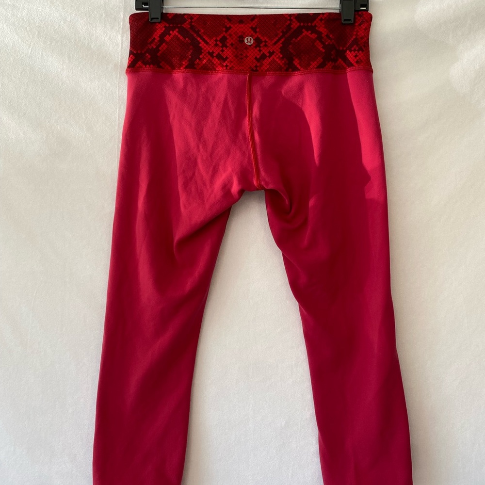 Lululemon Women's Leggings Wunder Under Cropped Reversible Ziggy Snake Red Tide8 - Picture 1 of 13